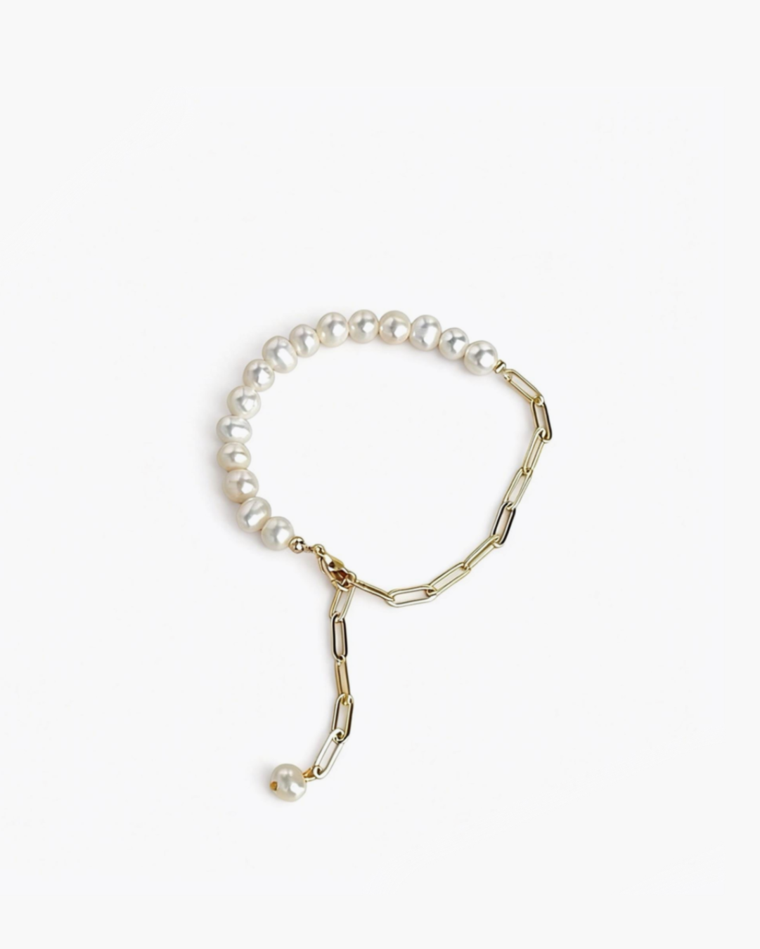 Linked pearl bracelet featuring freshwater pearls and 18K gold plated chain in a modern minimalist design