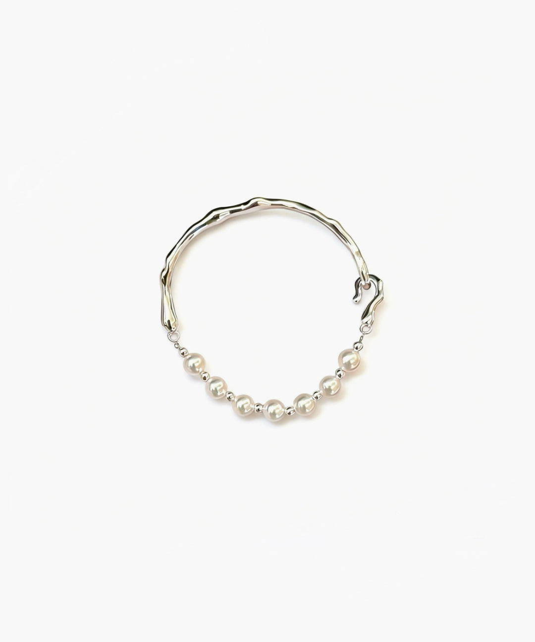 Minimal sculpted pearl bracelet with silver tone by About Ease