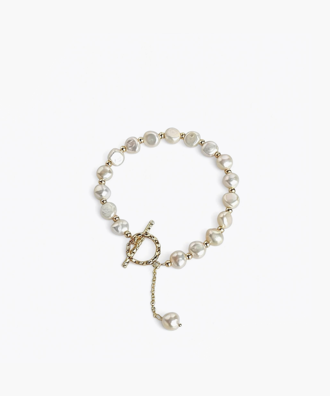 T-bar pearl bracelet with freshwater pearls and 18K gold plated clasp in a minimalist design